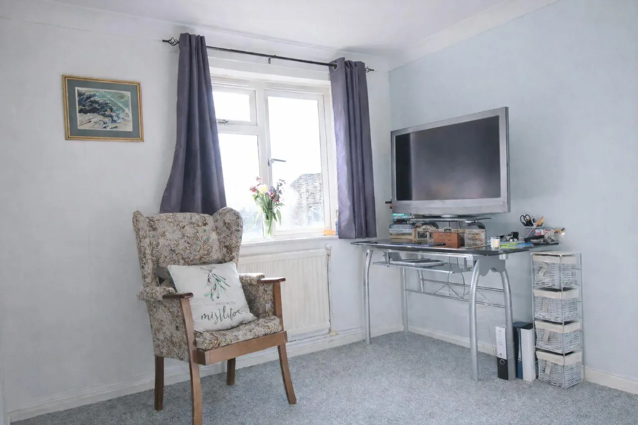 Sleets Road, Broadbridge Heath, RH12, photo 9