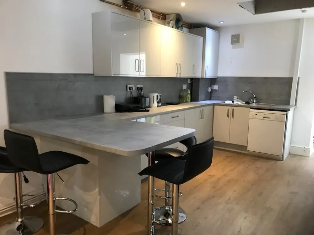 Tiverton Road, B29, photo 15