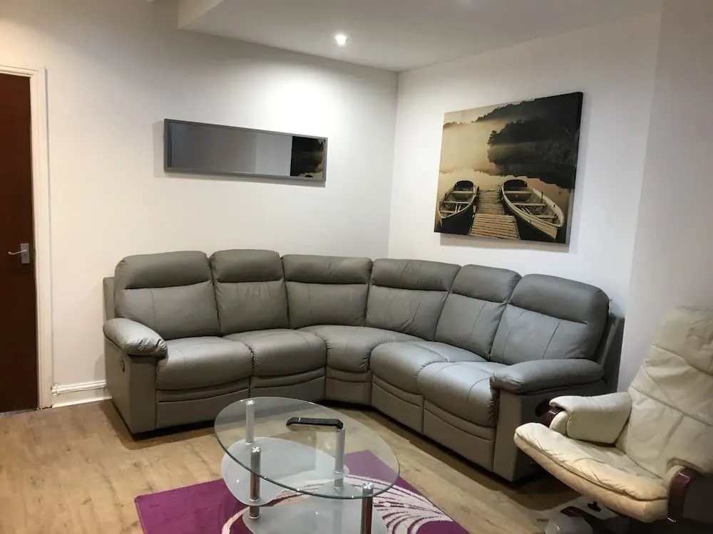 Tiverton Road, B29, photo 3