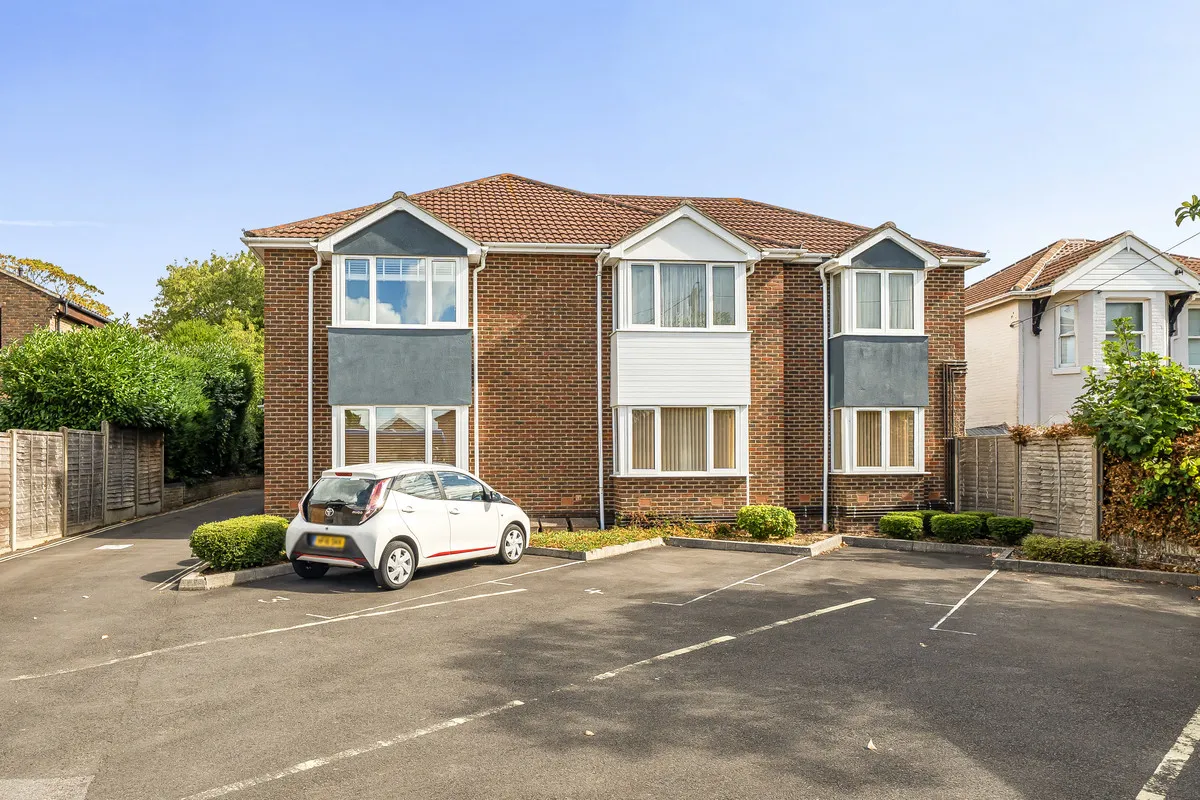1 bed flat for sale, Netley Abbey, SO31