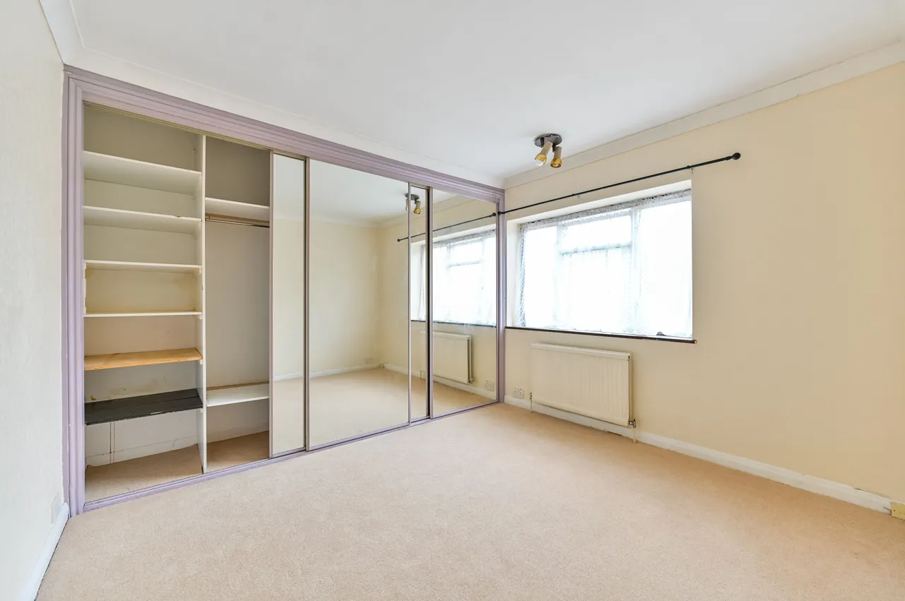 219 Tudor Drive, Morden, photo 8
