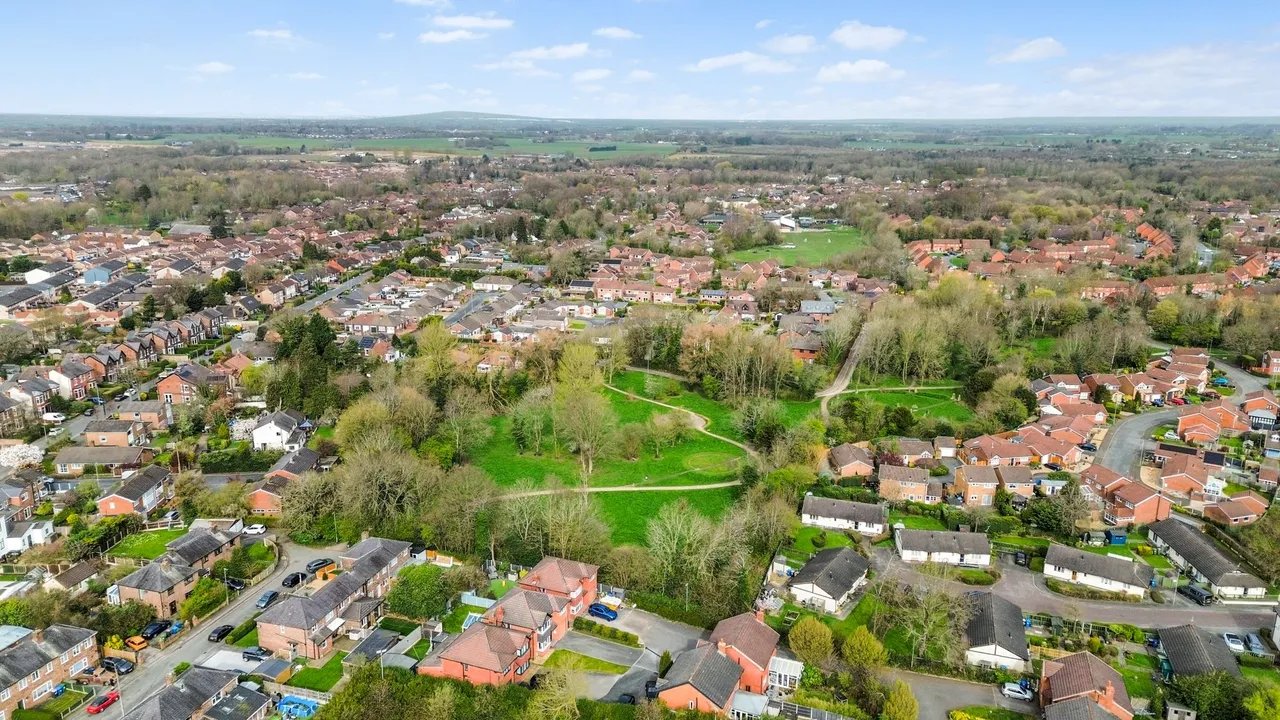 Fearnhead Lane, Fearnhead, Warrington, Warrington, WA2 0BQ, photo 14