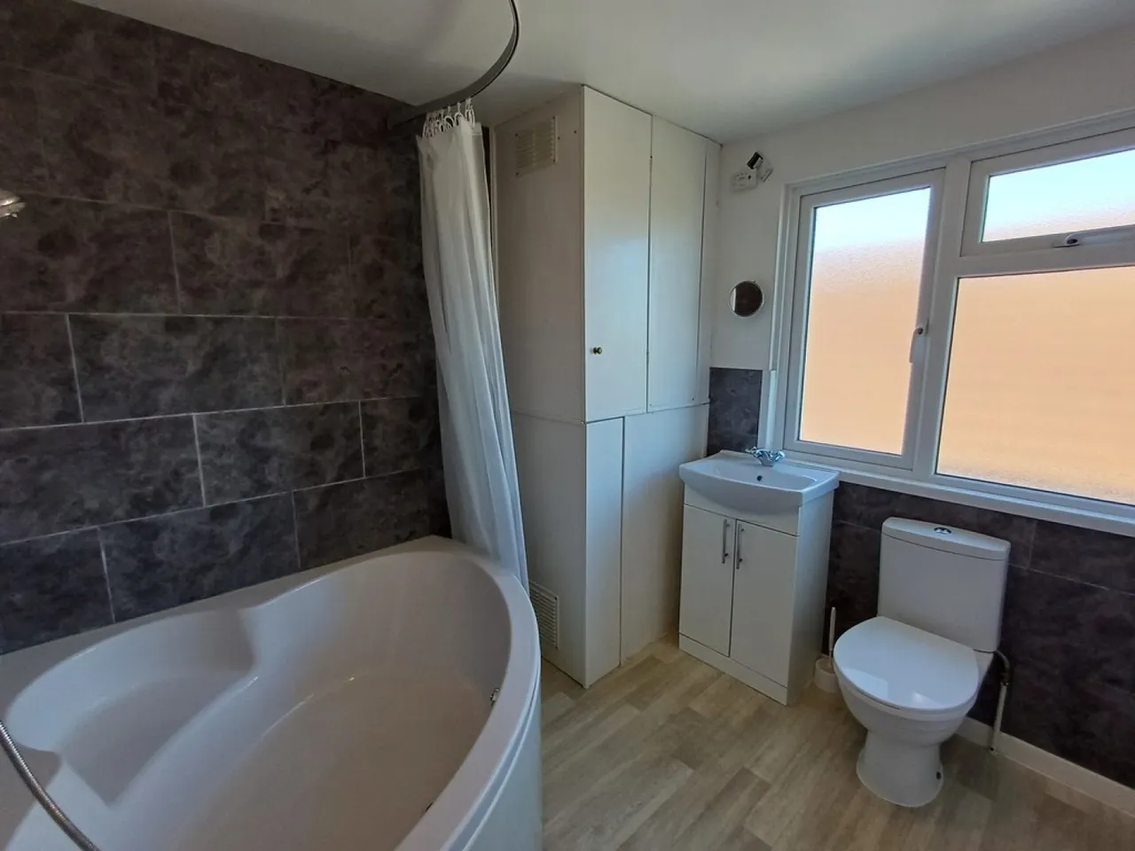 Hengistbury Road, Southbourne, photo 7