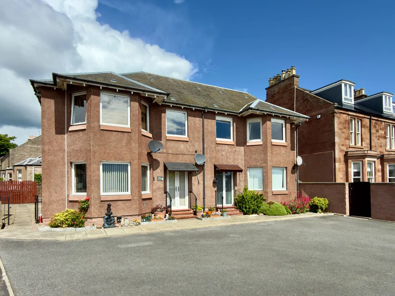2 bed flat for sale — 10c Viewfield Road, Arbroath, DD11 2BS