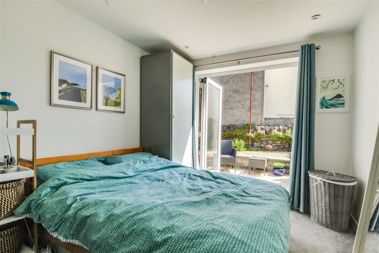 Flat 2, 103 Paget Street, Cardiff, Glamorgan, photo 4