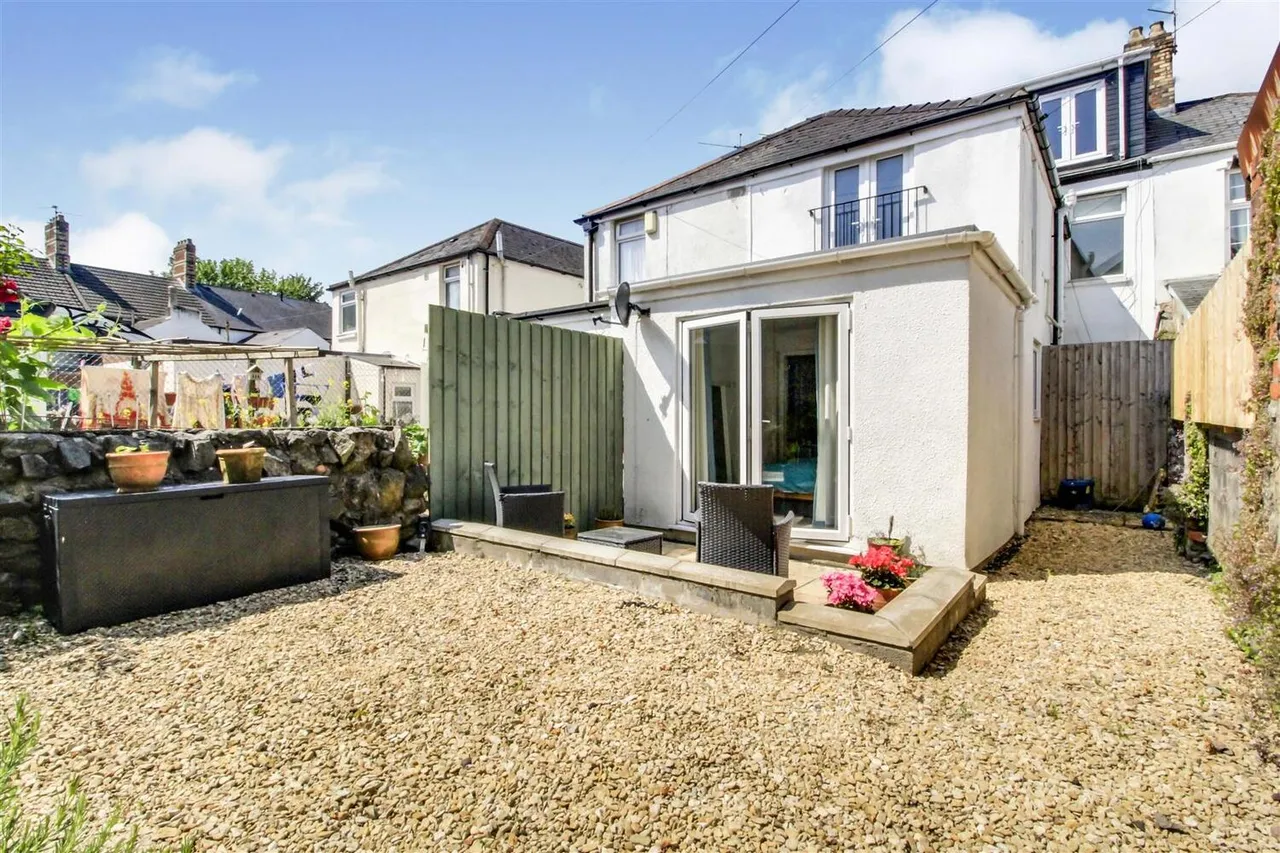 1 bed flat for sale — Flat 2, 103 Paget Street, Cardiff, Glamorgan