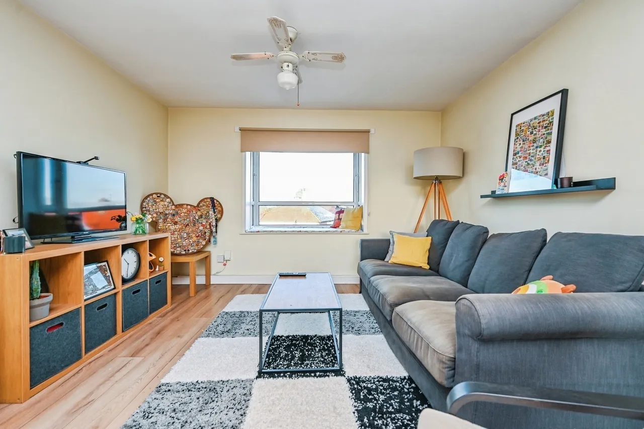 Nazeby Avenue, Crosby, L23, photo 6