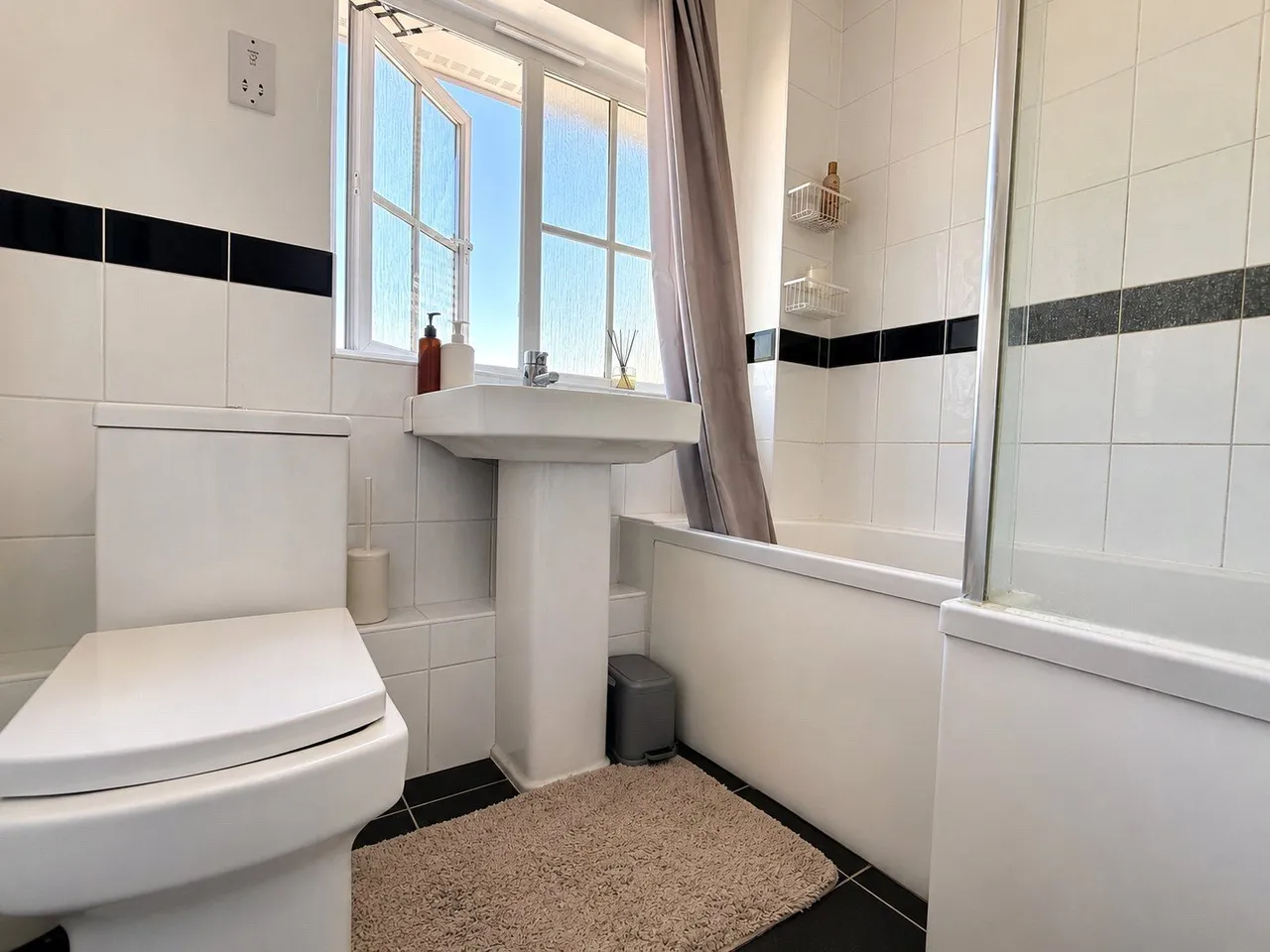 Plymouth Road, Chafford Hundred, Grays, Essex, RM16, photo 7