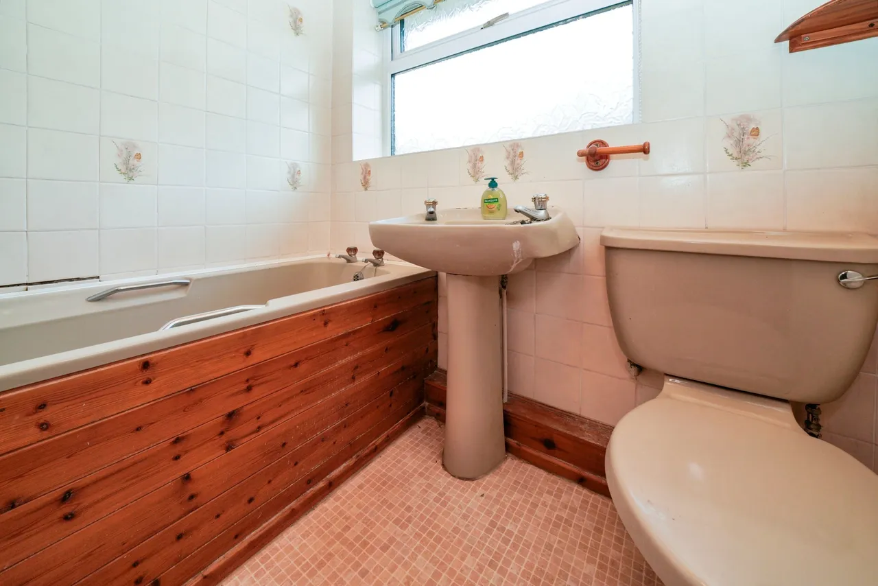 Springcroft, Neston, photo 11