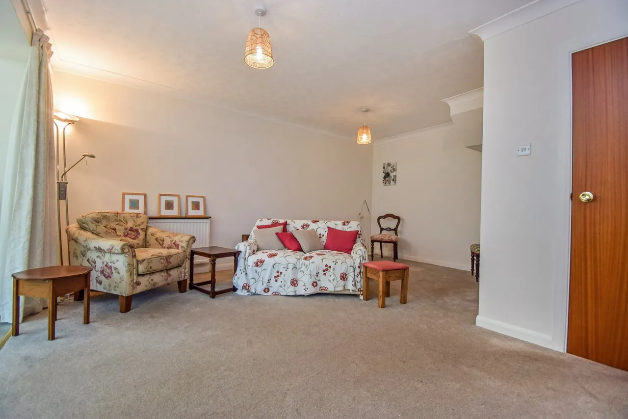 St. Michaels Court, Near Burnham, SL2, photo 12