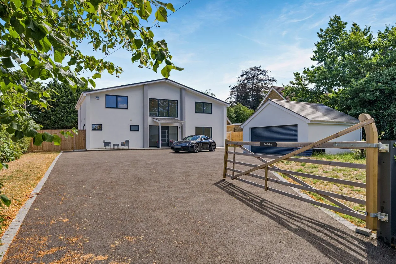 5 bed house for sale, Ricketts Hill Road, Tatsfield, TN16