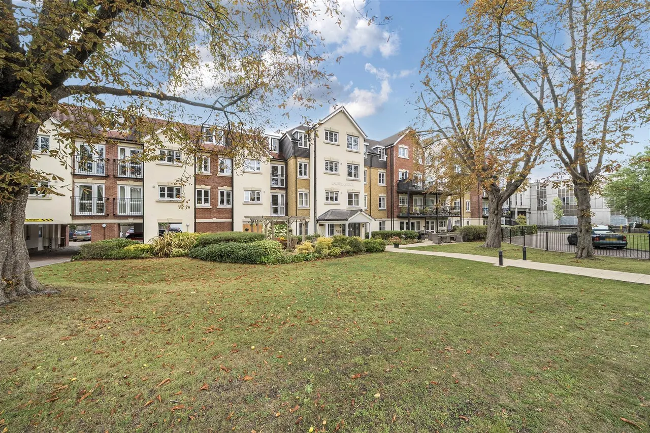 1 bed flat for sale, Denmark Road, Carshalton, SM5