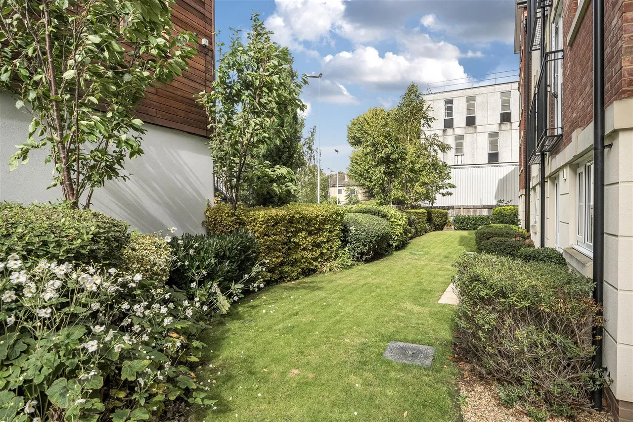 Denmark Road, Carshalton, SM5, photo 9
