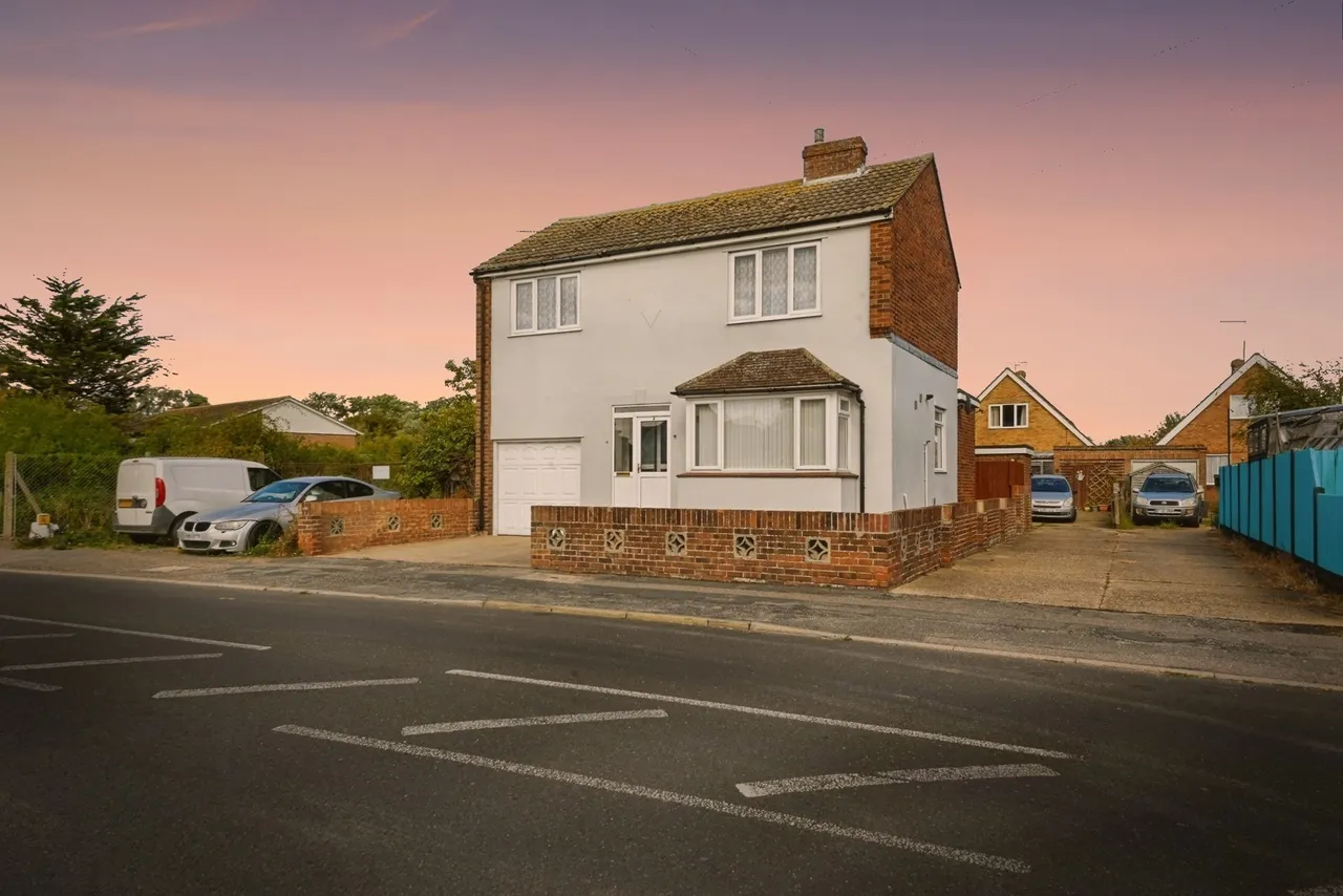 Golf Green Road, Jaywick, Clacton-on-Sea, Essex, CO15, photo 8