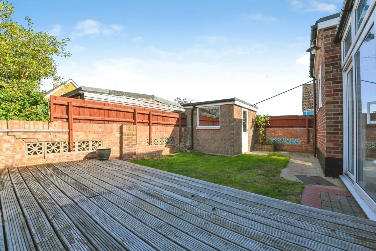 Golf Green Road, Jaywick, Clacton-on-Sea, Essex, CO15, photo 2