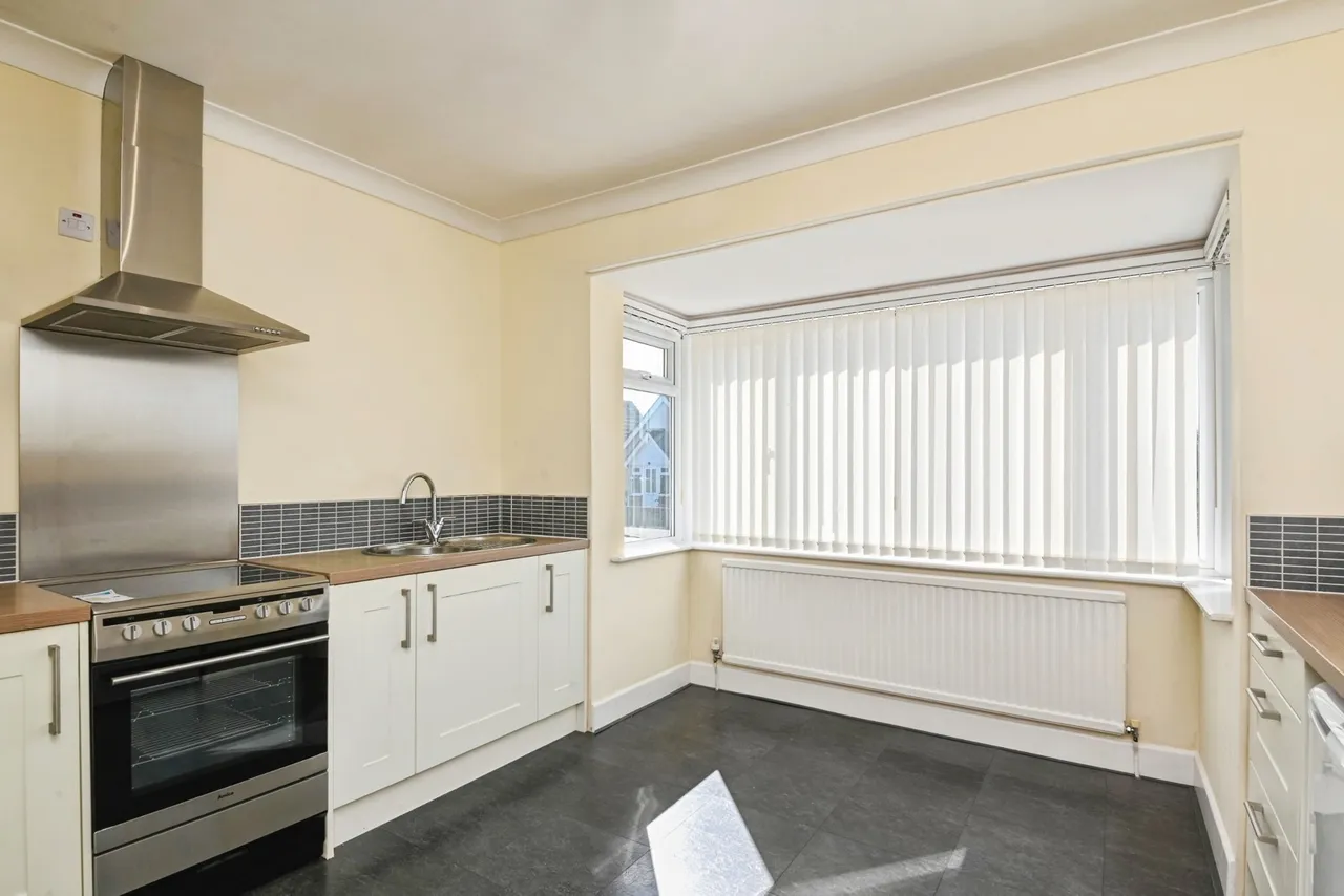Golf Green Road, Jaywick, Clacton-on-Sea, Essex, CO15, photo 3