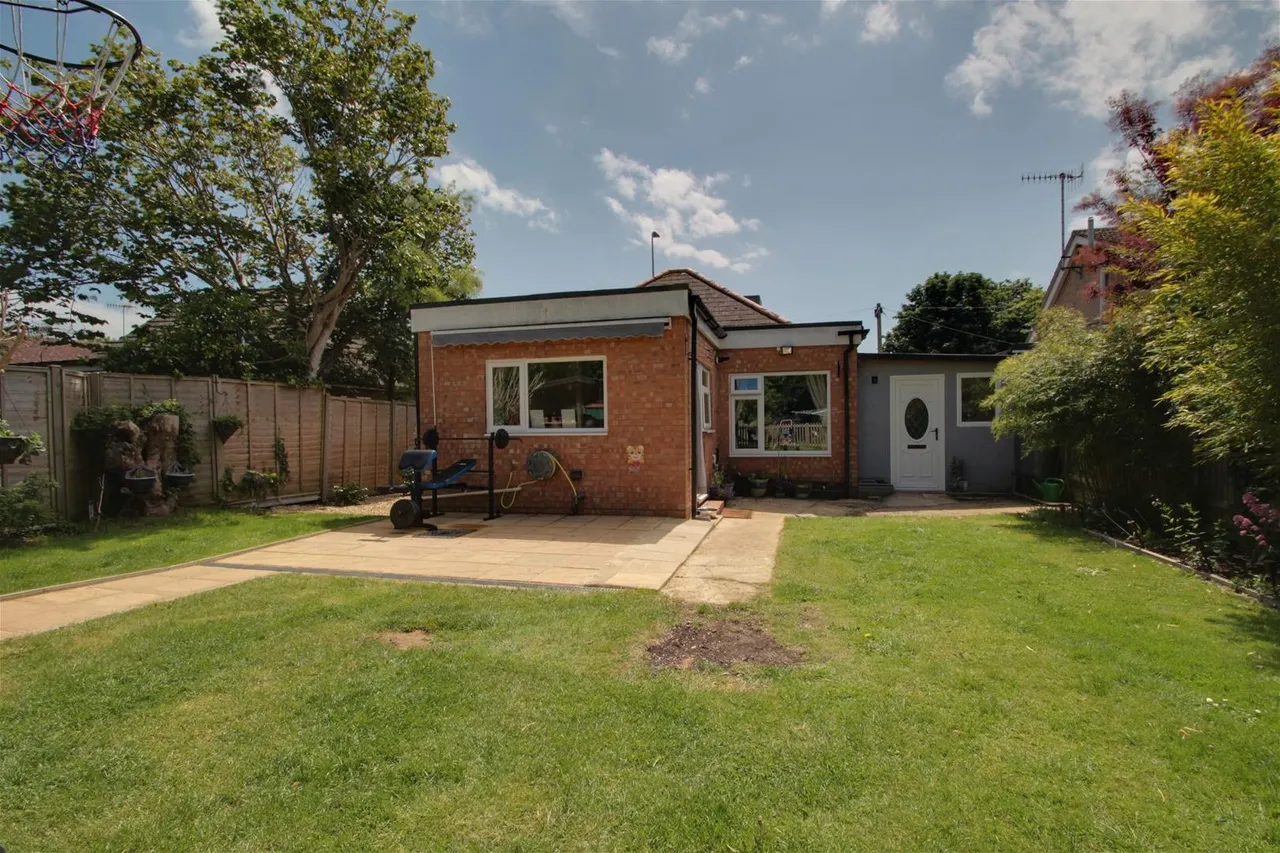 Upper Brighton Road, Sompting, Lancing, photo 20
