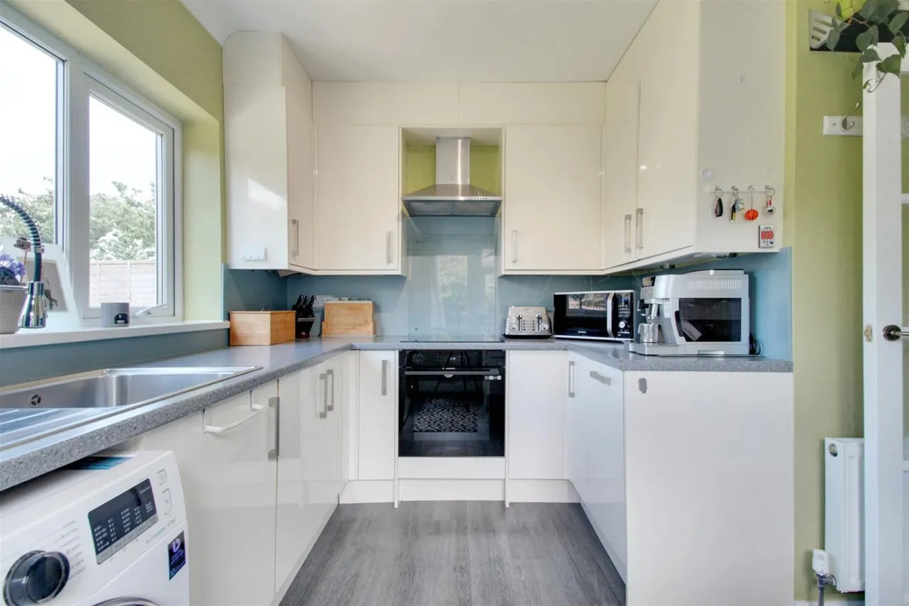 Upper Brighton Road, Sompting, Lancing, photo 7