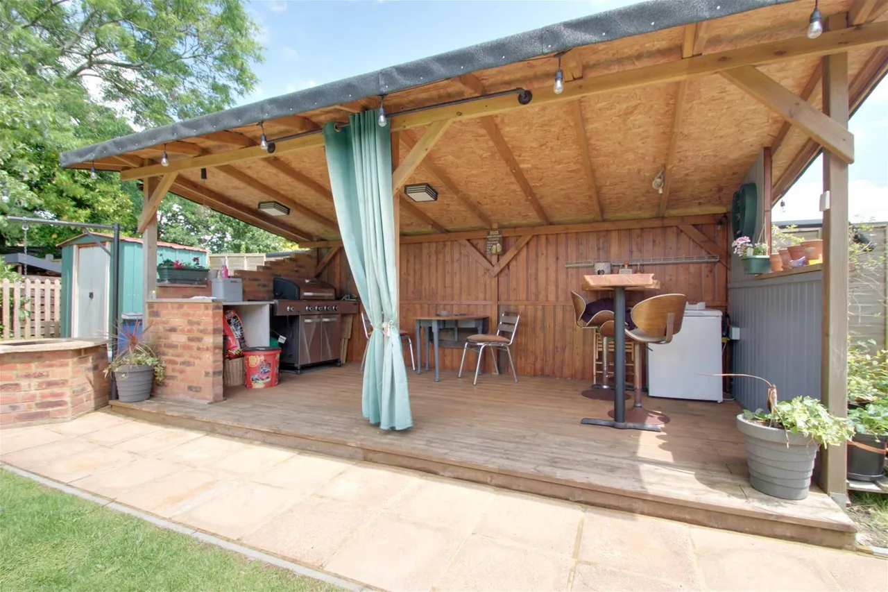 Upper Brighton Road, Sompting, Lancing, photo 14