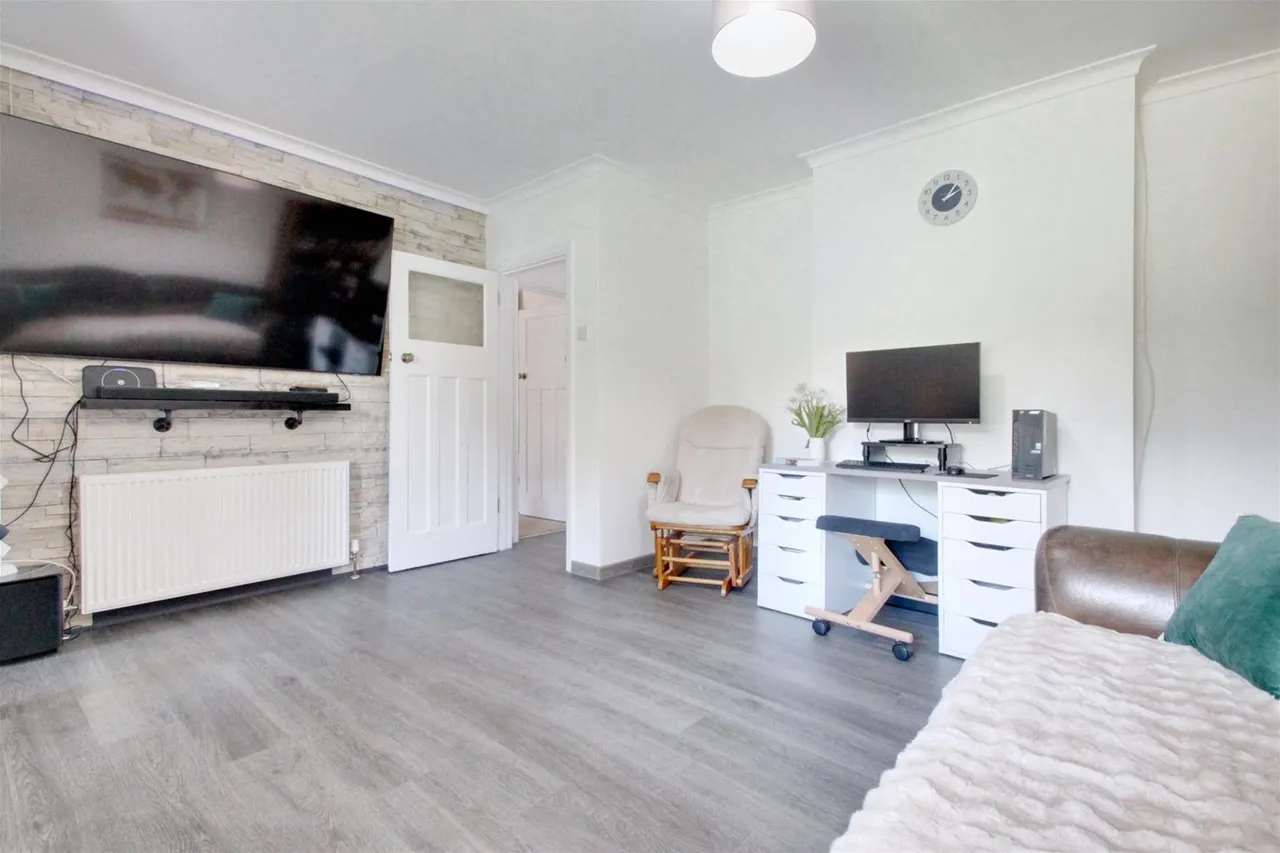 Upper Brighton Road, Sompting, Lancing, photo 5