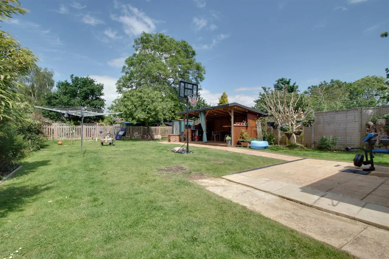 Upper Brighton Road, Sompting, Lancing, photo 13