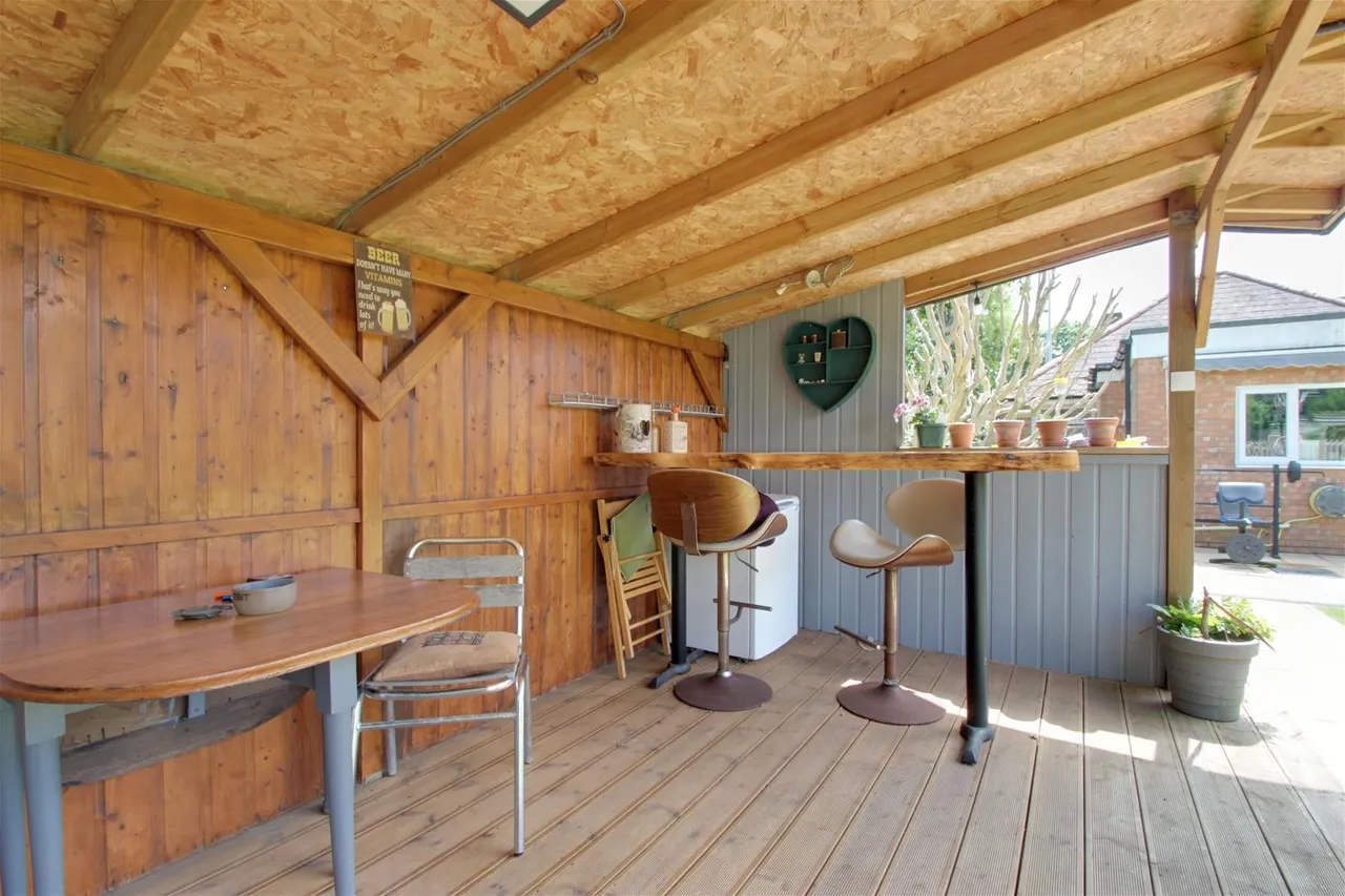 Upper Brighton Road, Sompting, Lancing, photo 18