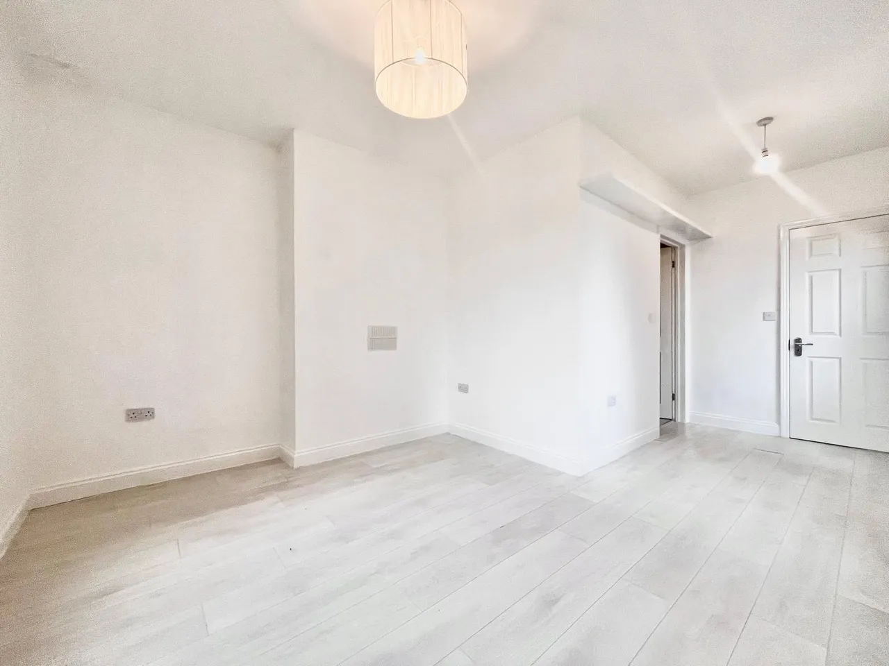 High Street, Teddington, TW11, photo 6