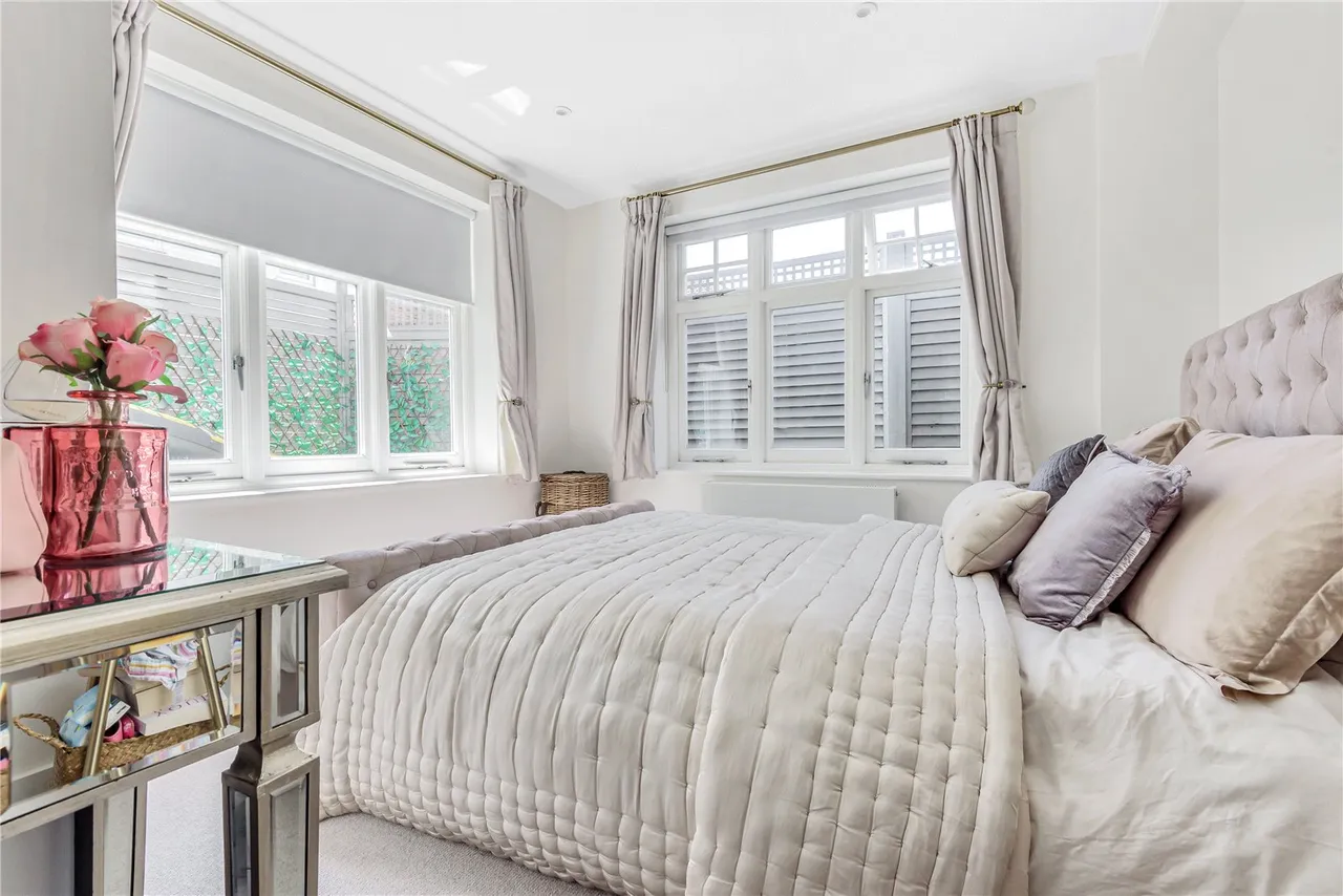 High Street, Hampton, TW12 2SA, photo 8