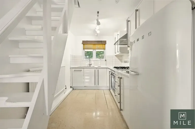 St Laurence Close, Queens Park, NW6 6DF, photo 4