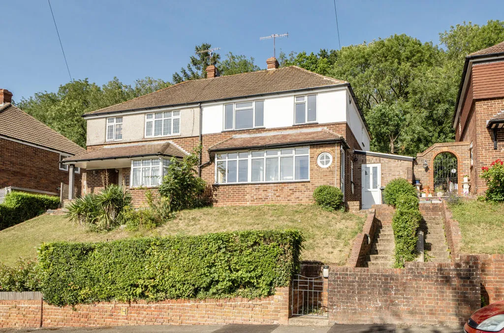 3 bed house for sale — Roffey Close, Purley CR8 4BH