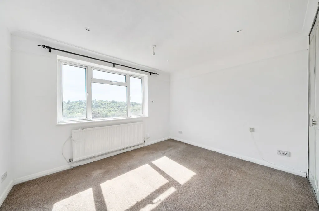 Roffey Close, Purley CR8 4BH, photo 9