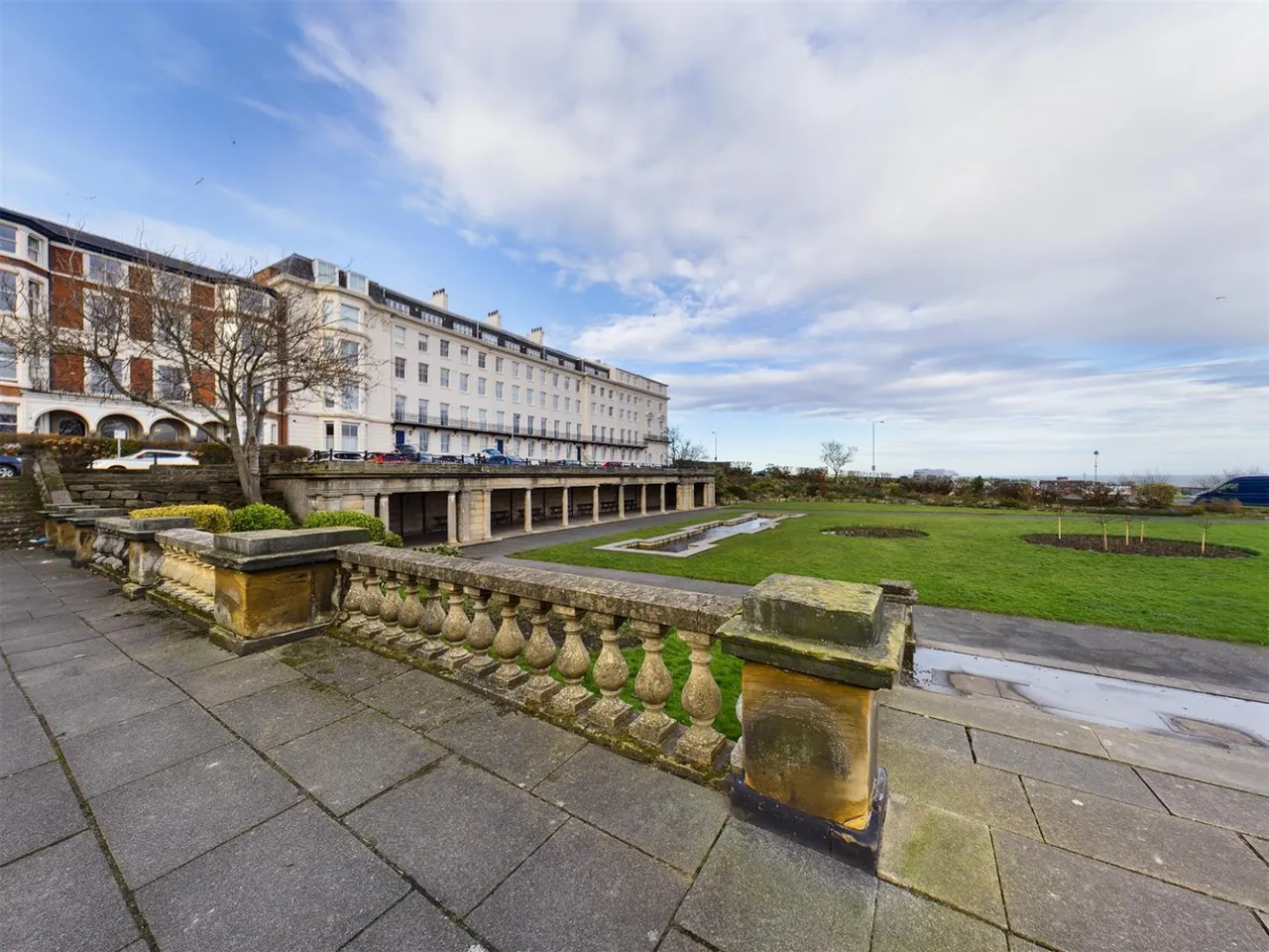 2 bed flat for sale, Prince Of Wales Terrace, Scarborough, YO11