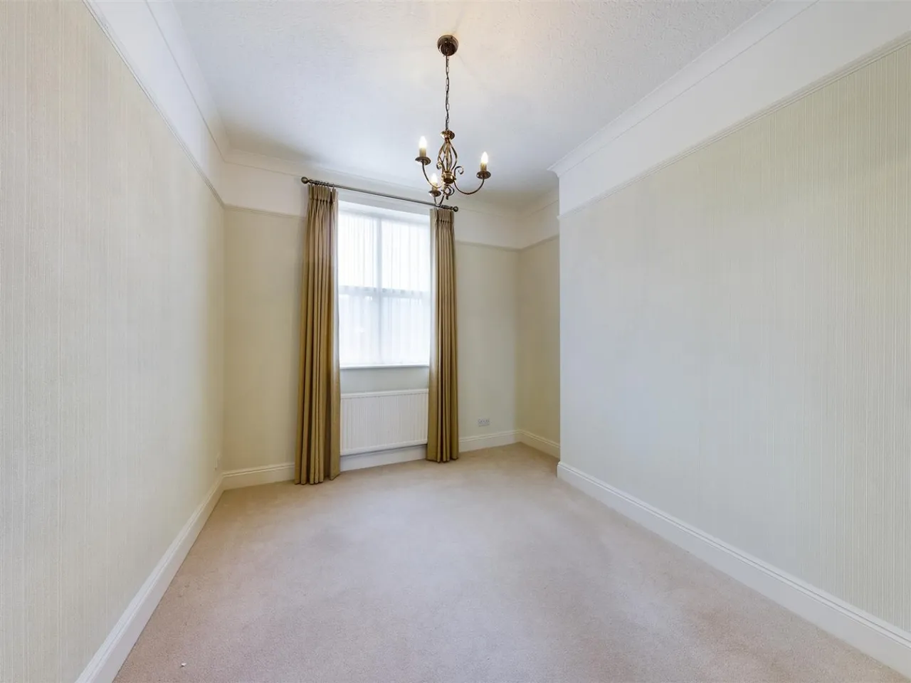 Prince Of Wales Terrace, Scarborough, YO11, photo 12
