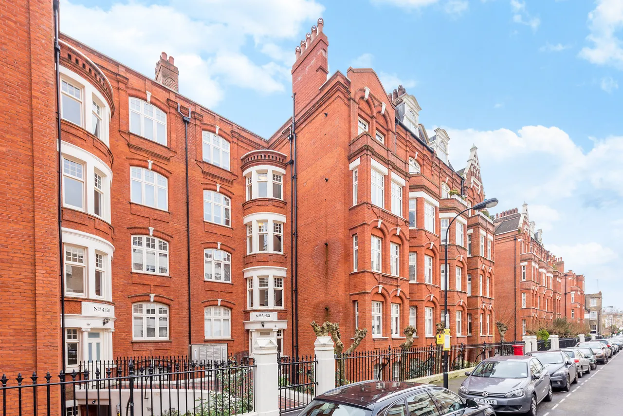 2 bed flat to rent — 55 Hamlet Gardens, London