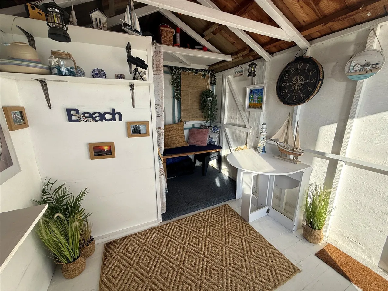 Beach Hut, Hayling Island, PO11, photo 2