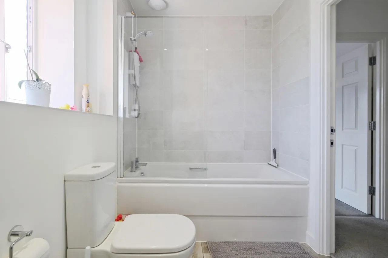 Huxley Drive, Alresford, SO24, photo 13