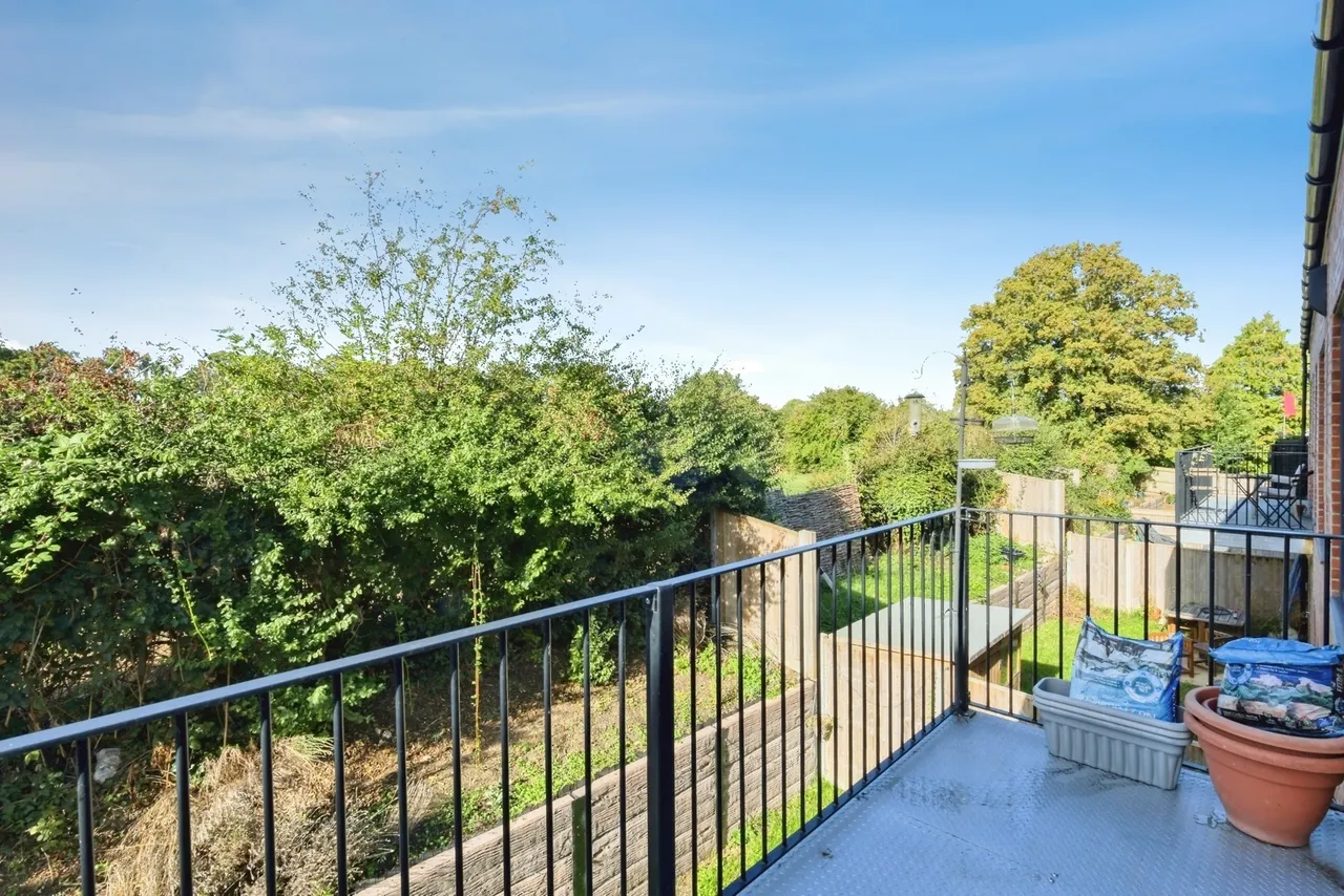 Huxley Drive, Alresford, SO24, photo 3