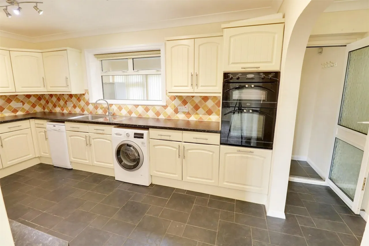 Romford, Outer London, RM3, photo 8