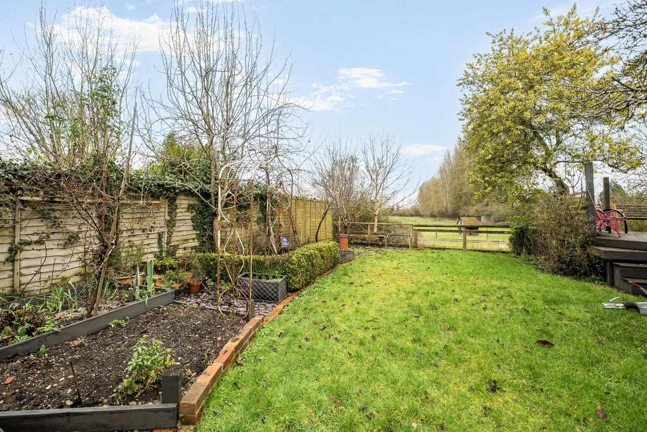 Pyotts Hill, Old Basing, Basingstoke, RG24 8AR, photo 2