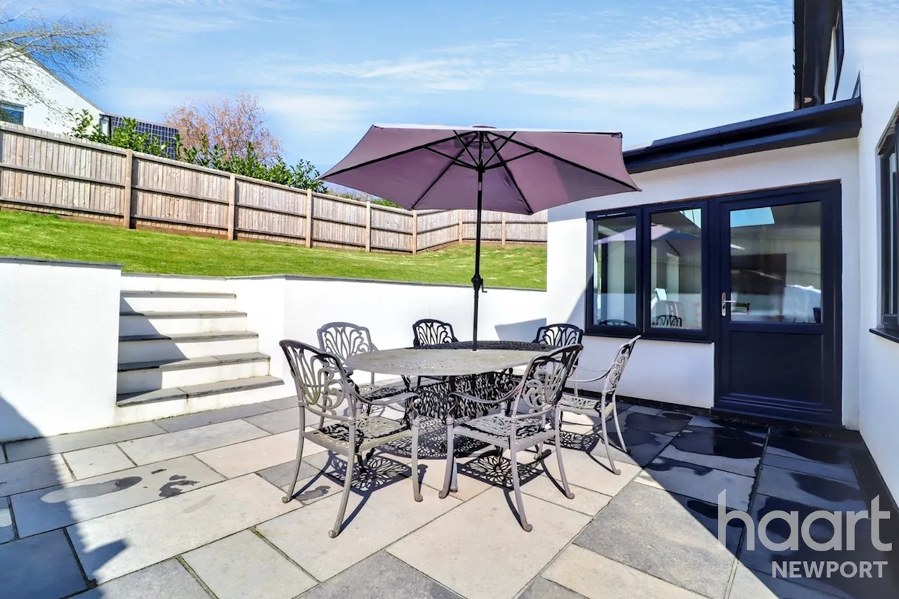 Royal Oak Hill, Newport, NP18, photo 12