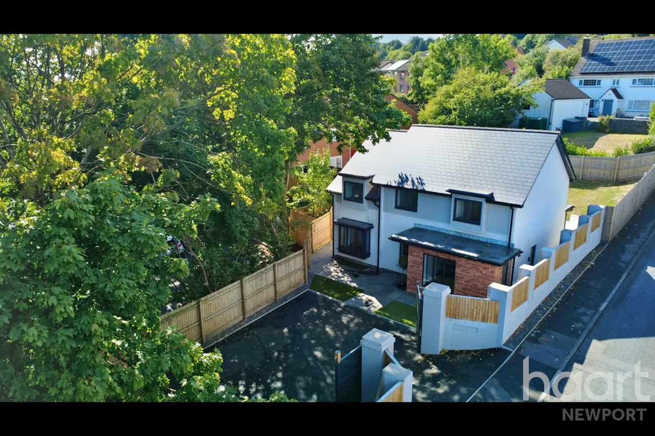 Royal Oak Hill, Newport, NP18, photo 3