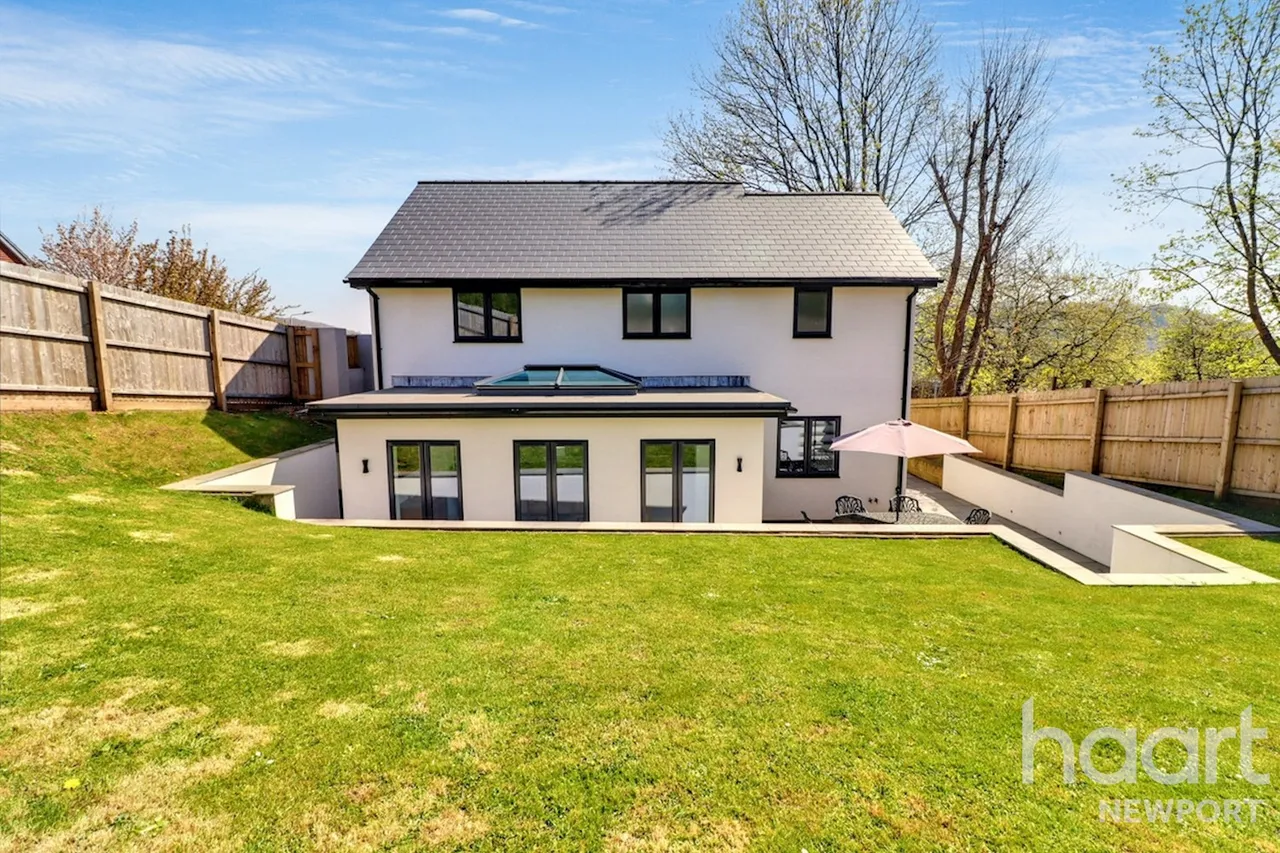 Royal Oak Hill, Newport, NP18, photo 25