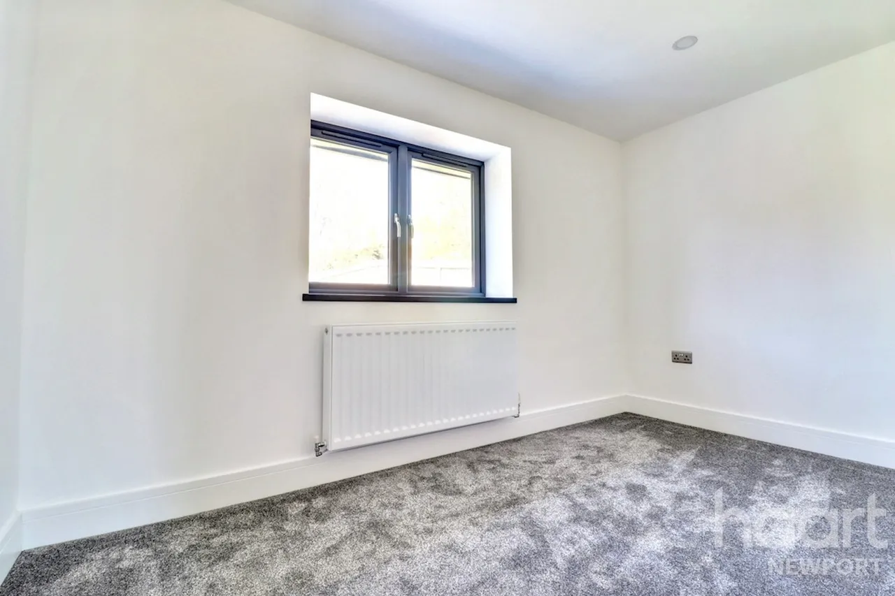 Royal Oak Hill, Newport, NP18, photo 22