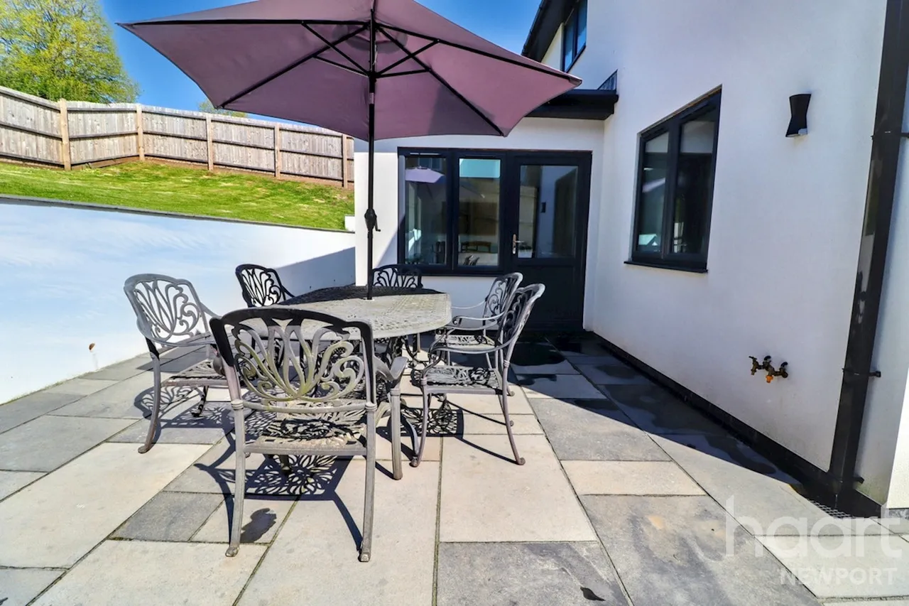 Royal Oak Hill, Newport, NP18, photo 23