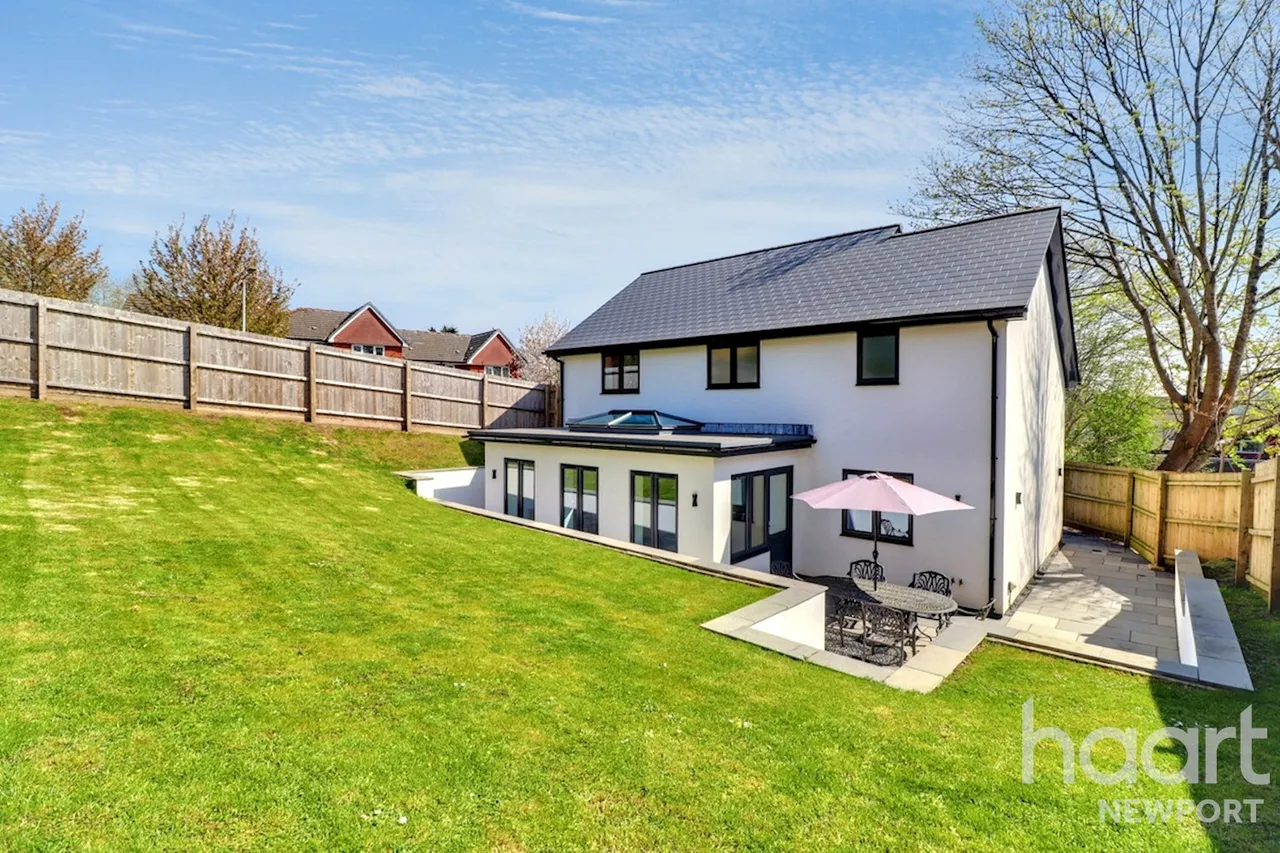 Royal Oak Hill, Newport, NP18, photo 24
