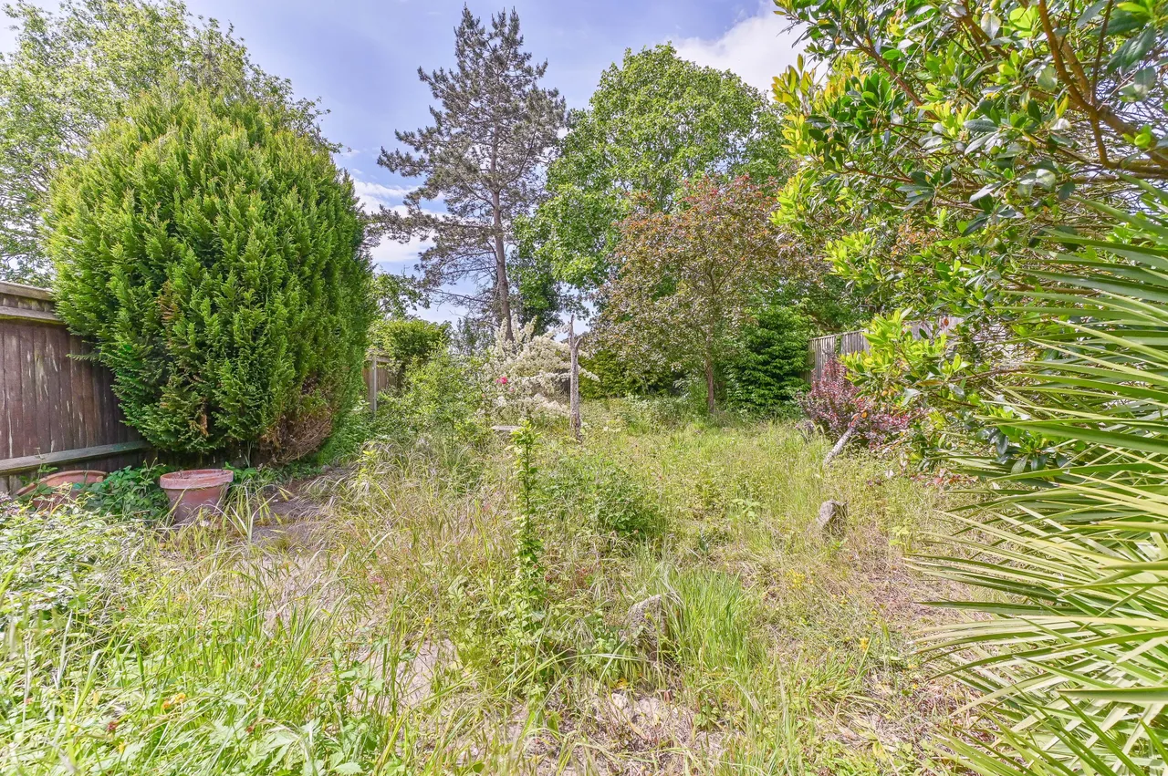 76 Manor Drive North, New Malden, photo 4