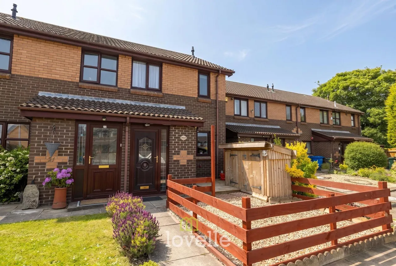 2 bed house for sale, Waterside Drive, Grimsby, DN31