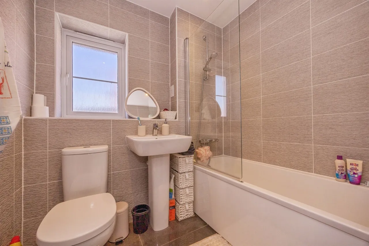 Cartwright Close, Waterlooville, PO8, photo 17