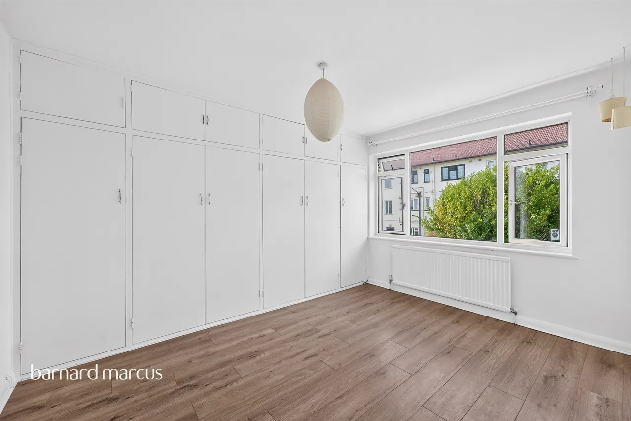 Friern Park, London, N12, photo 15