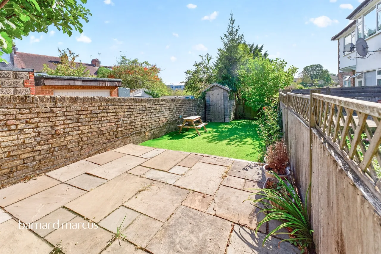 Friern Park, London, N12, photo 4
